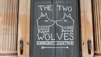 The two wolves: community cantina